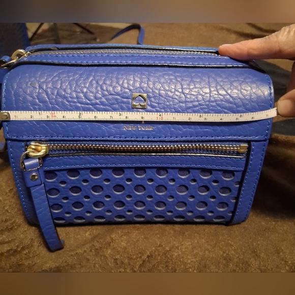 Kate Spade Perri Lane Bubble Crossbody - Picture 3 of 13